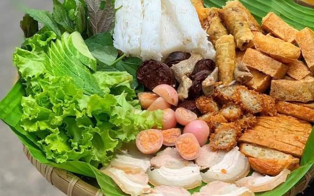 Bún Đậu Mắm Tôm Cô Hương, Bánh Bạch Tuộc và Bánh Cá
