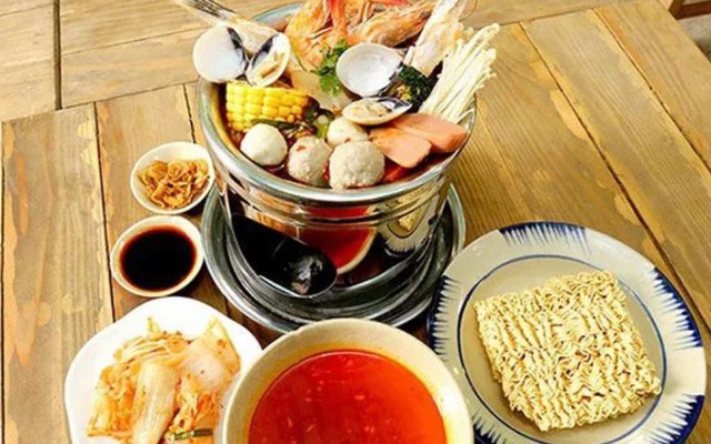 Quán 2 Nì - Cơm & Lẩu 1 Người