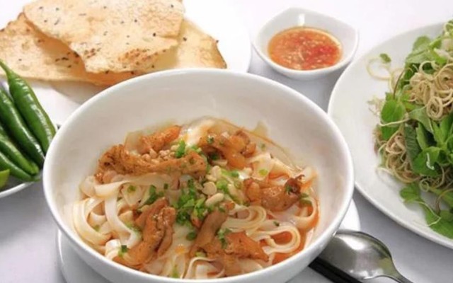 Nhà Ngoại - Mì Quảng, Bò Né & Cafe