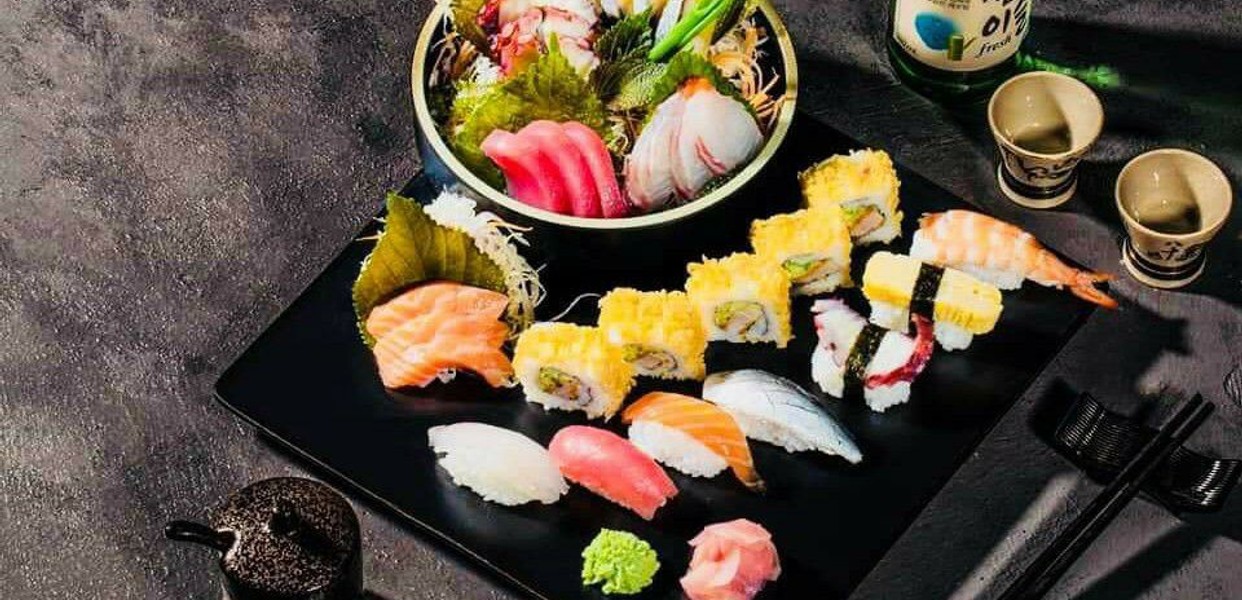 MENU ĐA DẠNG VỚI SASHIMI CÁ NGỪ VÀ CƠM CUỘN CÁ HỒI TẠI MR TOM SUSHI