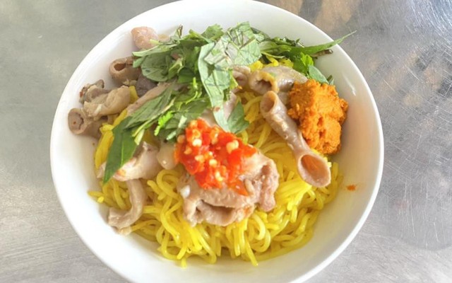 Ý Vân - Bún Nghệ, Bún Mắm Nêm & Gỏi Cuốn