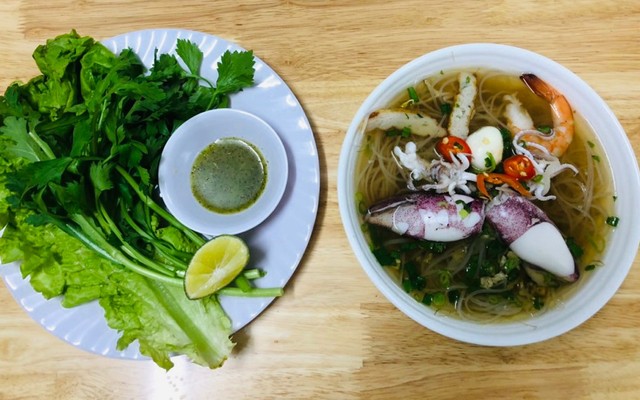 Hủ Tiếu Hải Sản Anh Ba Kía