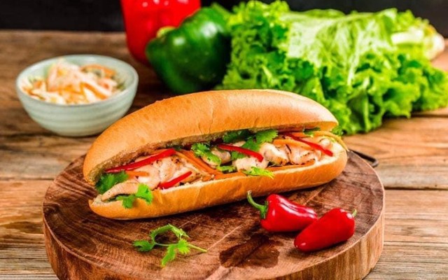 Bánh Mì Mẹ Cua
