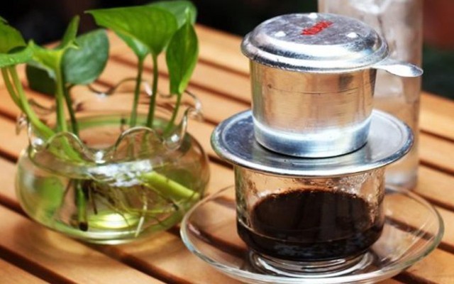 Tiệm Cà Phê Cô Ba Sài Gòn