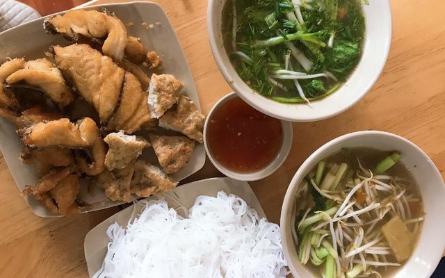 Ỷ Lan Quán - Bún Cá Chấm - Nguyễn Chí Thanh