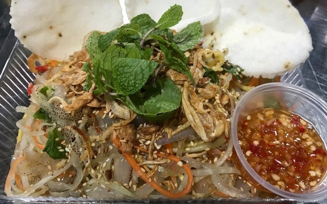Ăn Vặt Sài Gòn - Gỏi Sứa, Bánh Tráng Trộn & Phá Lấu