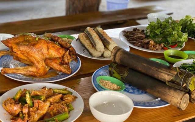 Gà Nướng Cơm Lam 81