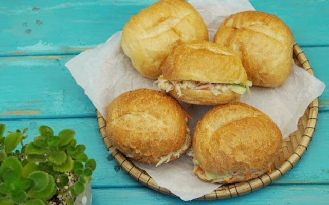 Bánh Mì Gà - Nguyễn Tất Thành