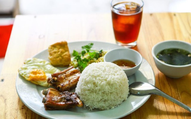 Quán Cơm Tám - Lê Thánh Tôn