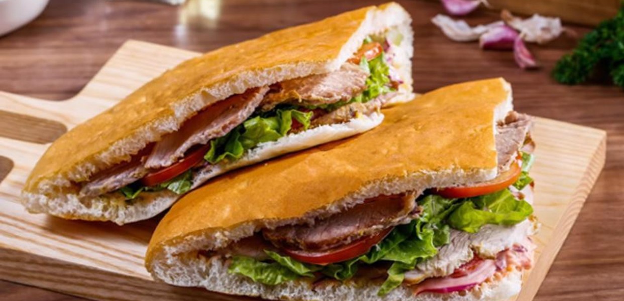 BÁNH MÌ KEBAB NOVA VỚI VỎ GIÒN RỤM NHÂN THỊT NƯỚNG THƠM LỪNG