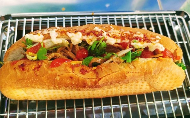 Vegan House - Món Chay, Ăn Vặt Chay & Sữa Hạt - Trương Công Định