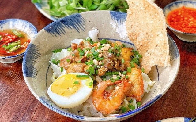 Tiệm Ăn Gạo - Quang Trung