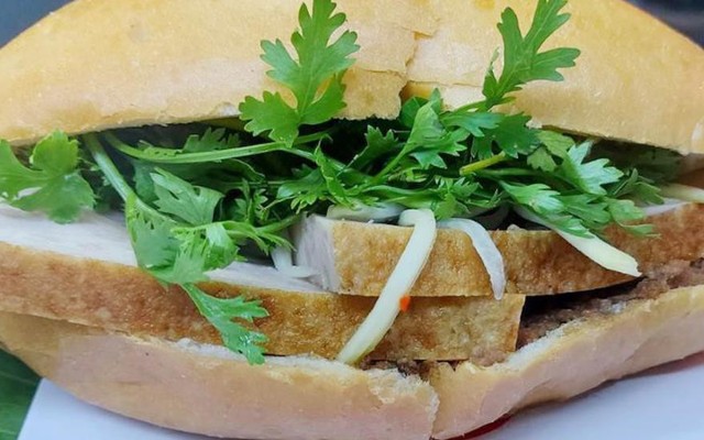 Bánh Mì Chả Nóng Dũng Hạnh - Tông Đản