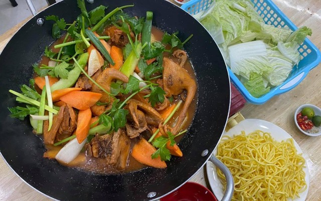 Lẩu Khô Quảng Đông