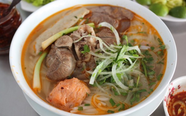 Bún Bò O Mai