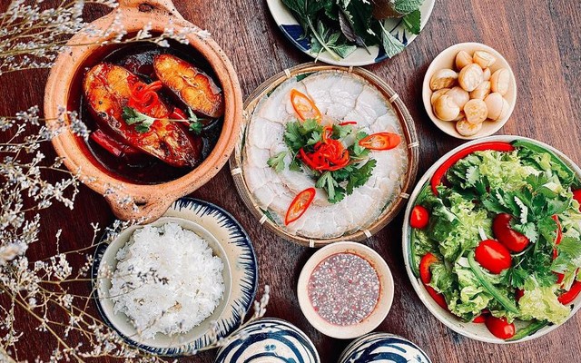 Cơm Nhà Gánh Quê