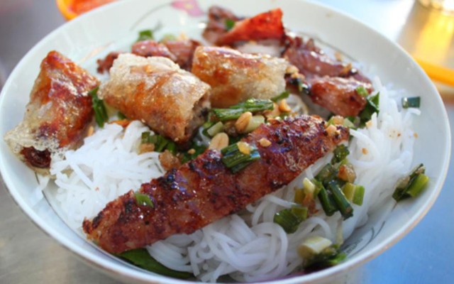 Chú Dũng - Nem Lụi & Bún Thịt Nướng Kim Tiền