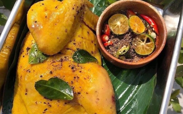 Gà Luộc, Gà Ủ Muối Tiêu & Lẩu