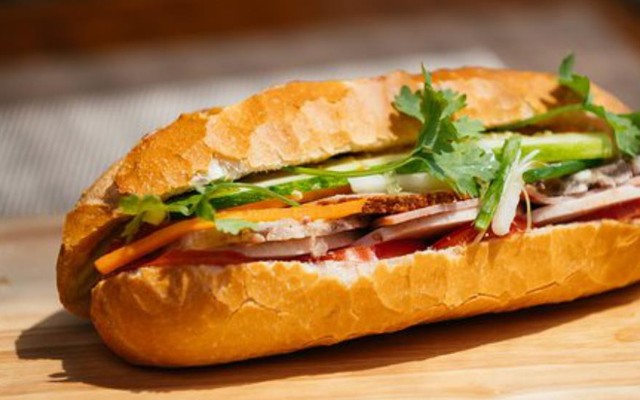 Bánh Mì Bread Land - Trần Mai Ninh
