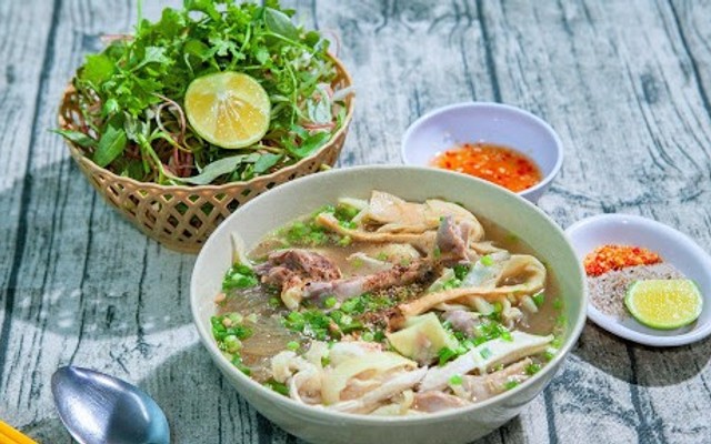 Sáu Hà - Cơm, Phở & Miến