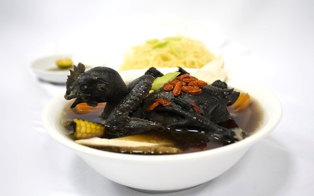 A Tý - Gà Ác & Mì Vịt Tiềm Thuốc Bắc