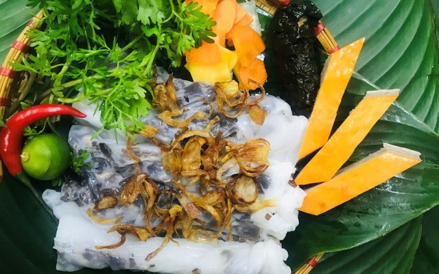 Bánh Cuốn Lá Dong