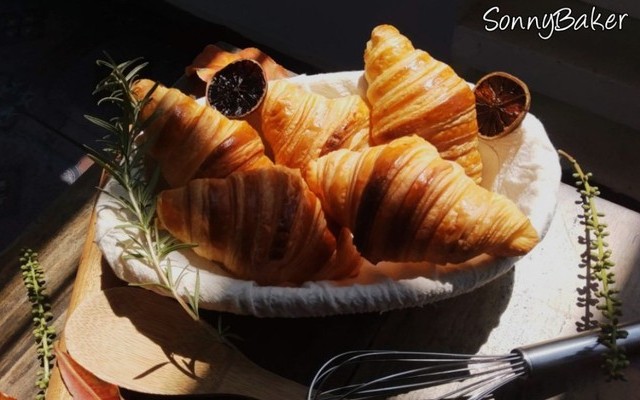 Sonny Baker - Bánh Croissant - Phùng Chí Kiên