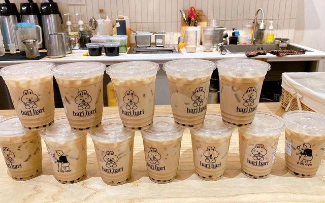 Hari Hari - Coffee & Story