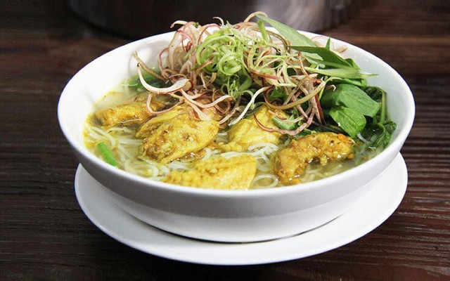 Phố Núi - Hủ Tiếu Dê & Bún Cá - Nguyễn Văn Linh