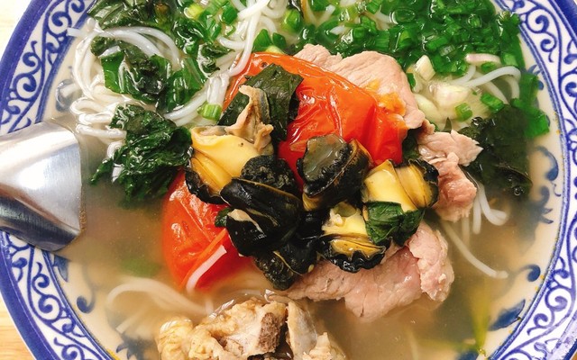 Cô Giang - Lẩu Ốc & Bún Ốc Sườn - Nguyễn Văn Cừ