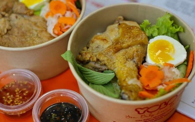 Cơm YOLO - Cơm gà & Sườn