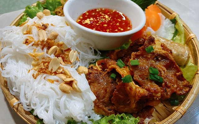 Quán 68 - Bún Thịt Nướng & Cơm Gà Xối Mỡ