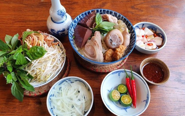 Lẩu Bà Thuý - Cầu Giấy