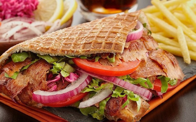 KINGDISH FOOD Cơm, Hambuger & Mỳ Trộn