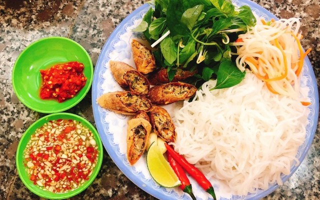 Đức Hằng - Bún Nem Rán - Duy Tân