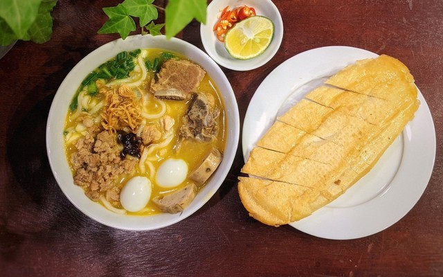 Xôi - Bánh Canh Vị Vinh - Xôi Trứng Cuộn - Nguyễn Chí Thanh