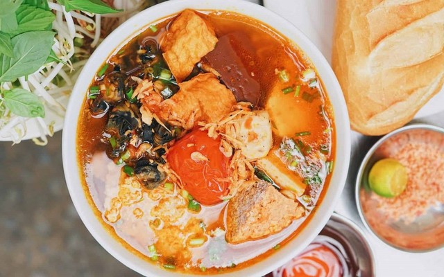 Cô 7 - Bún Riêu, Gỏi Cuốn & Nước Sâm