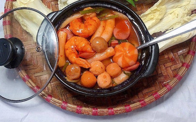 Ăn Vặt Phượng Hồng - Nguyễn Ái Quốc