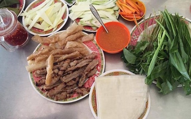 Cô Hoa - Nem Nướng - Trần Quý Cáp