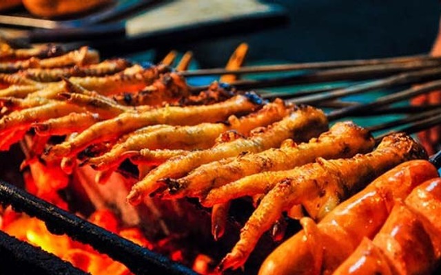 Hai Còi Chân Gà Nướng - Nguyễn Văn Thoại