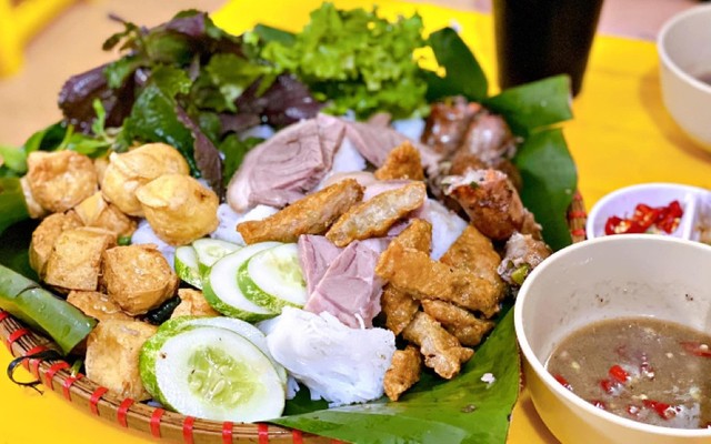 Bún Đậu Cô By - Đê La Thành Nhỏ