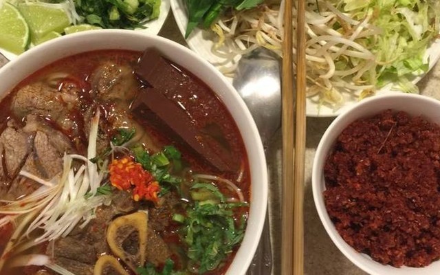 Sông Hương - Bún Bò Huế & Bánh Canh Bột Gạo