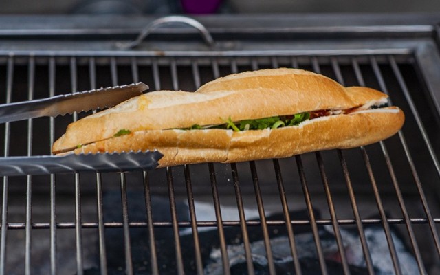 Bà Ly - Bánh Mì Xứ Quảng