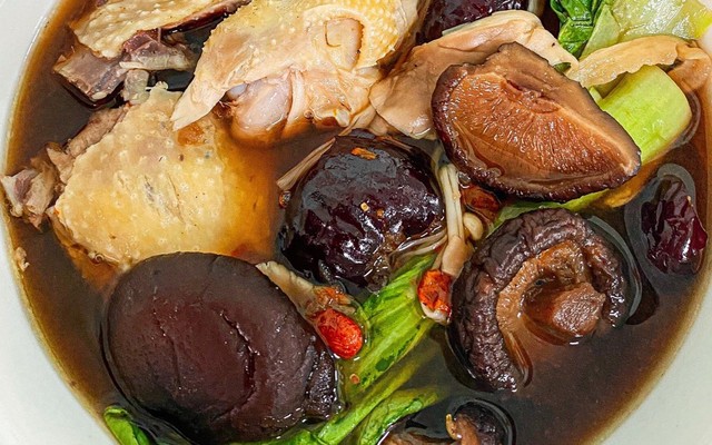 Hồ Gia - Mì Gà Tiềm Nấm - Chợ Lớn