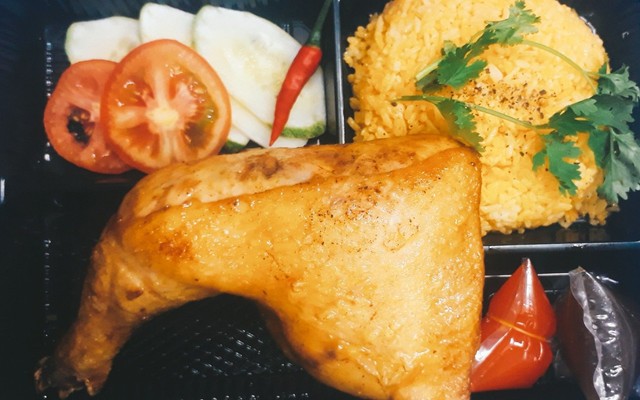 Cơm Gà Xối Mỡ Năm Sót