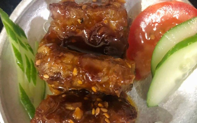 Linh Lâm - Cơm Niêu Singapore