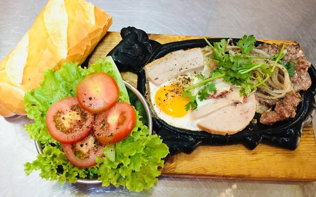 Lâm Tỷ - Bò Bít Tết, Nui Xào Bò & Bánh Mì Chảo