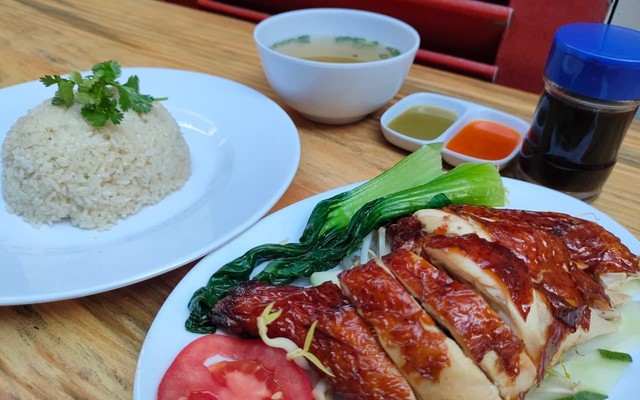 12 Sister Cơm Gà Hải Nam Singapore