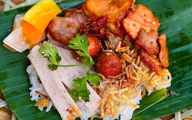 Tiệm Ăn Bà Zú - Bánh Mì & Xôi Xá Xíu