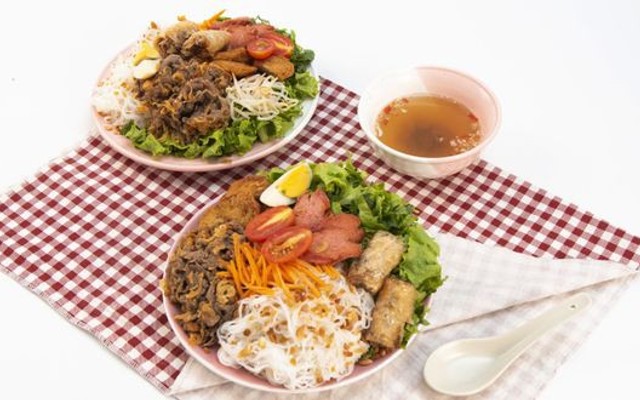 Chị Cúc - Bún Trộn Nam Bộ - Triều Khúc